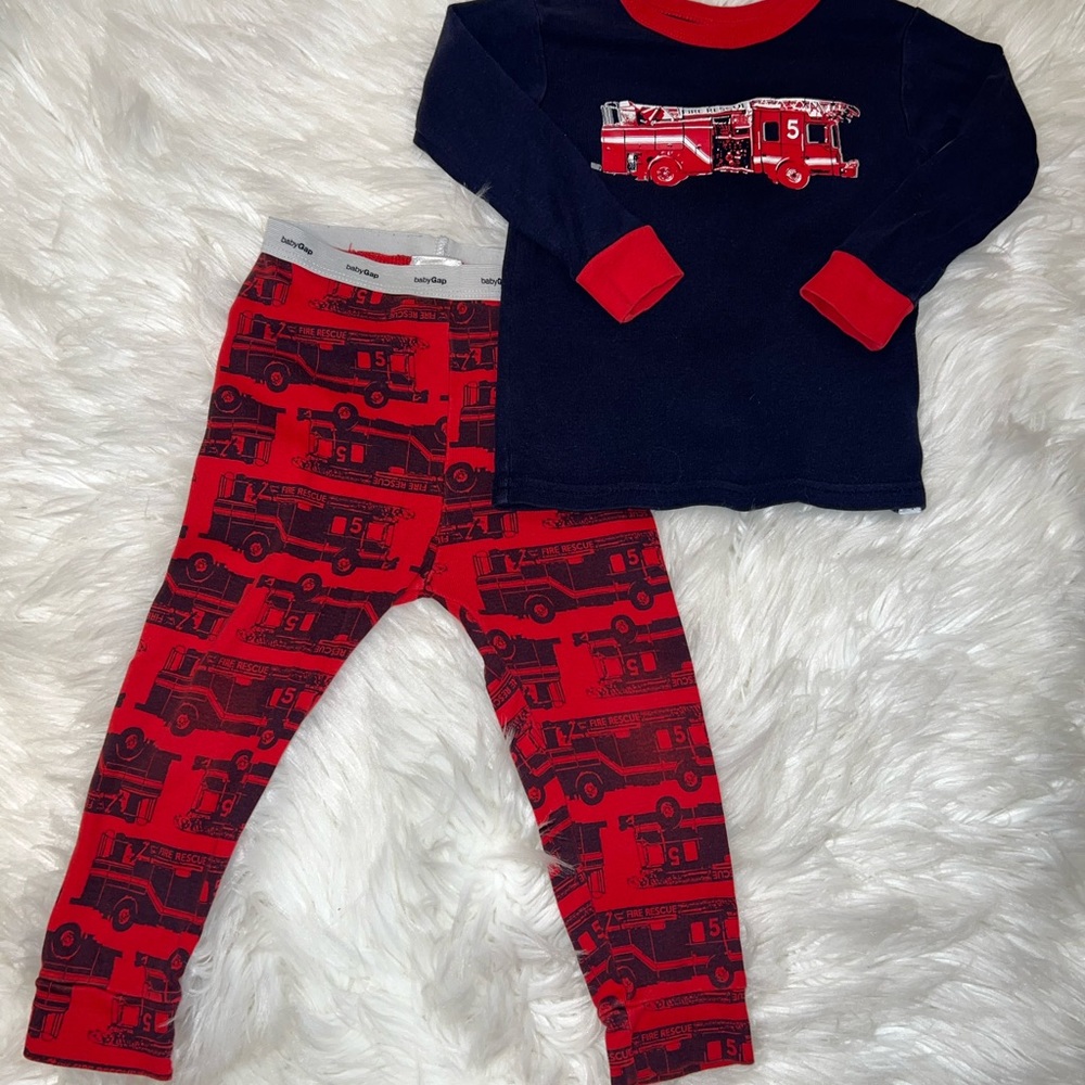 GAP 2- piece Pajama set fire trucks 18-24 GUC